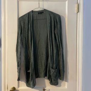 Green sweater with pockets size xs
